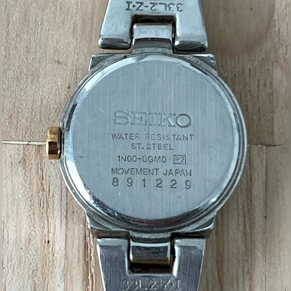 Seiko Ladies Watch Two-Tone Bracelet White Dial Gold-Tone Hands New Battery